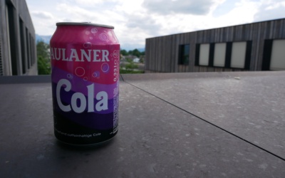 Königliches Lila im Regal: Was taugt die neue Paulaner Cola?